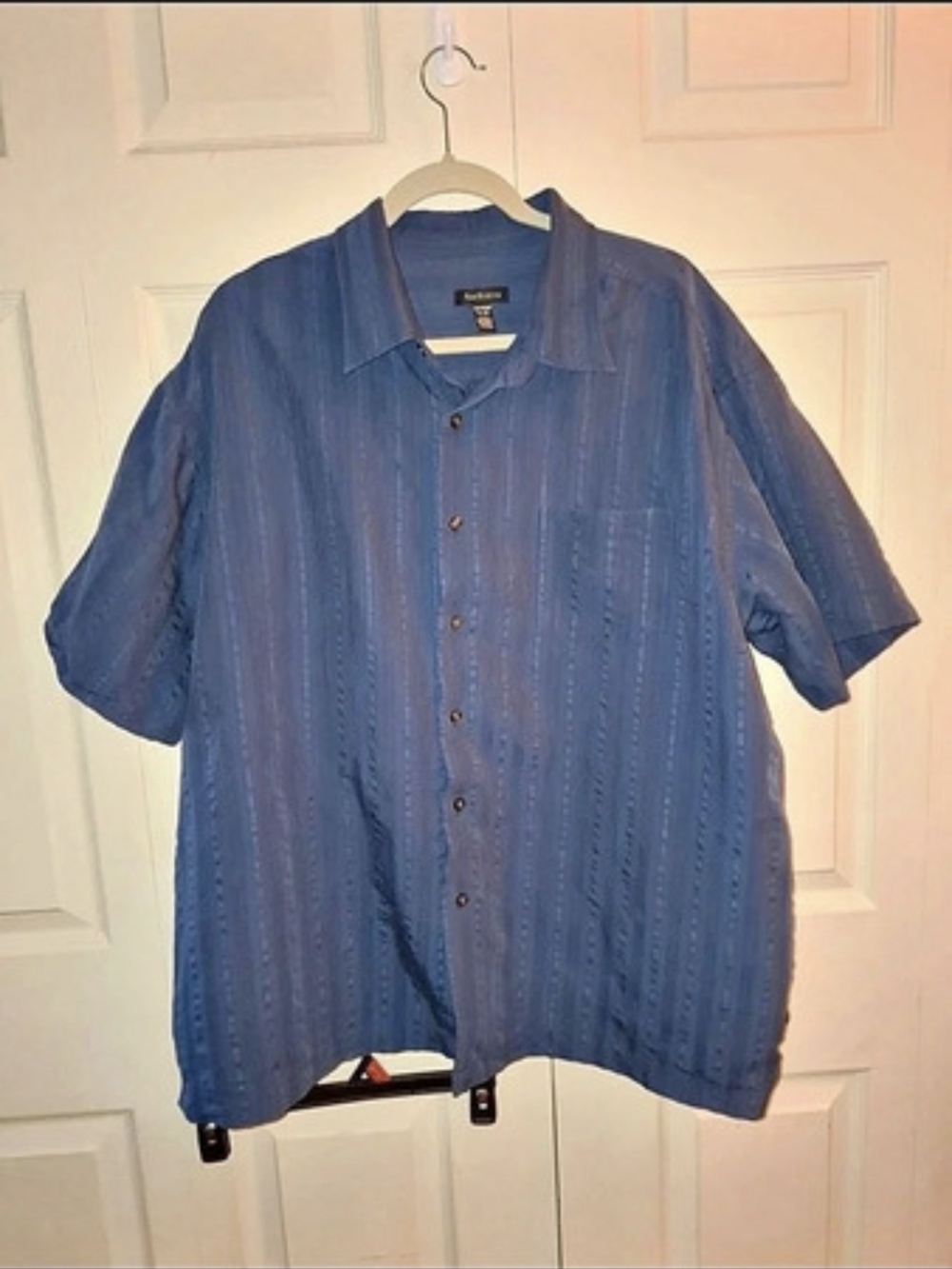 Van Heusen Short Sleeve Striped Shirt in Blue Size Medium
